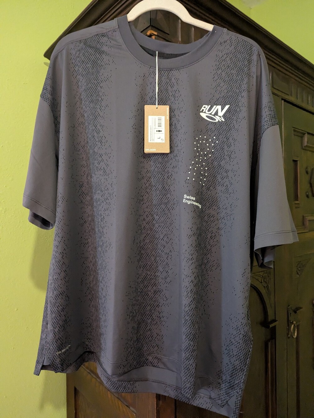 NWT Men's On running Volt-T